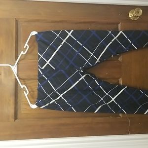 TC2 Lularoe black, blue and white leggings